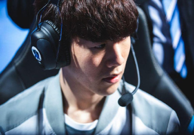 与球员及工 与球员及工